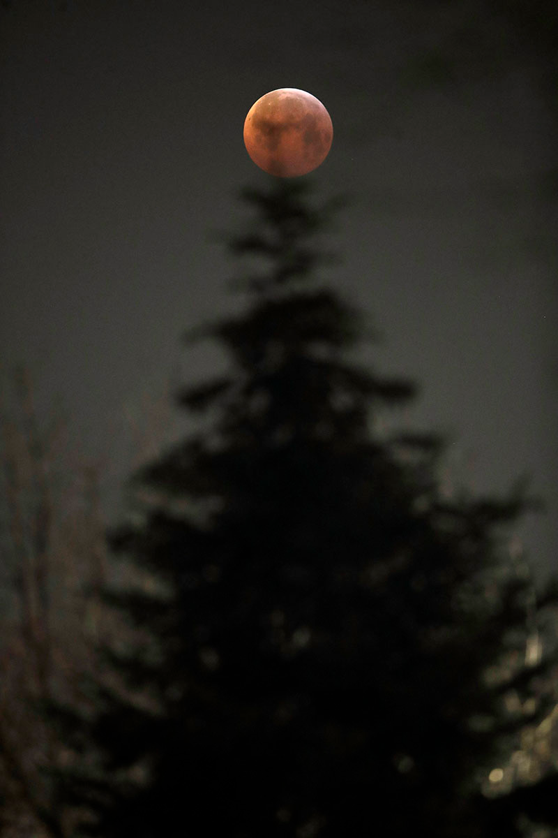 El Eclipse, visto desde Milán, Italia